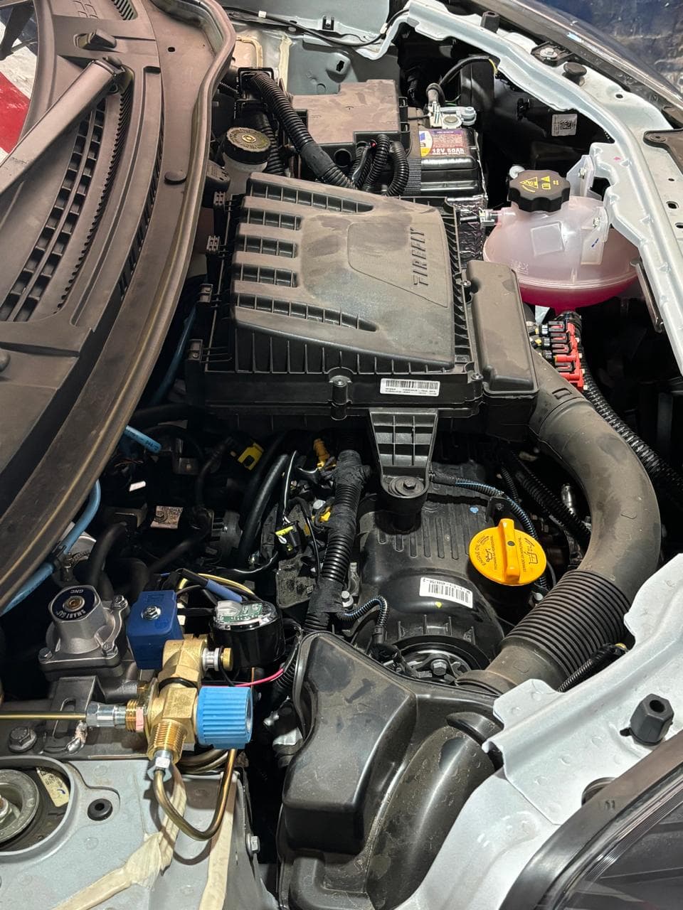 Volkswagen Golf 1.6 — detalle de la instalación (foto 4)